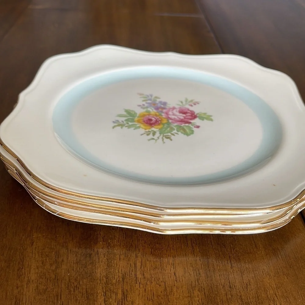 Vintage set Eggshell Nautilus 8” Square salad Plates Floral Bouquet Gold Trim.
